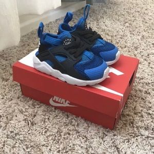 NIKE HUARACHE RUN ULTRA,  SIZE  5C TODDLER